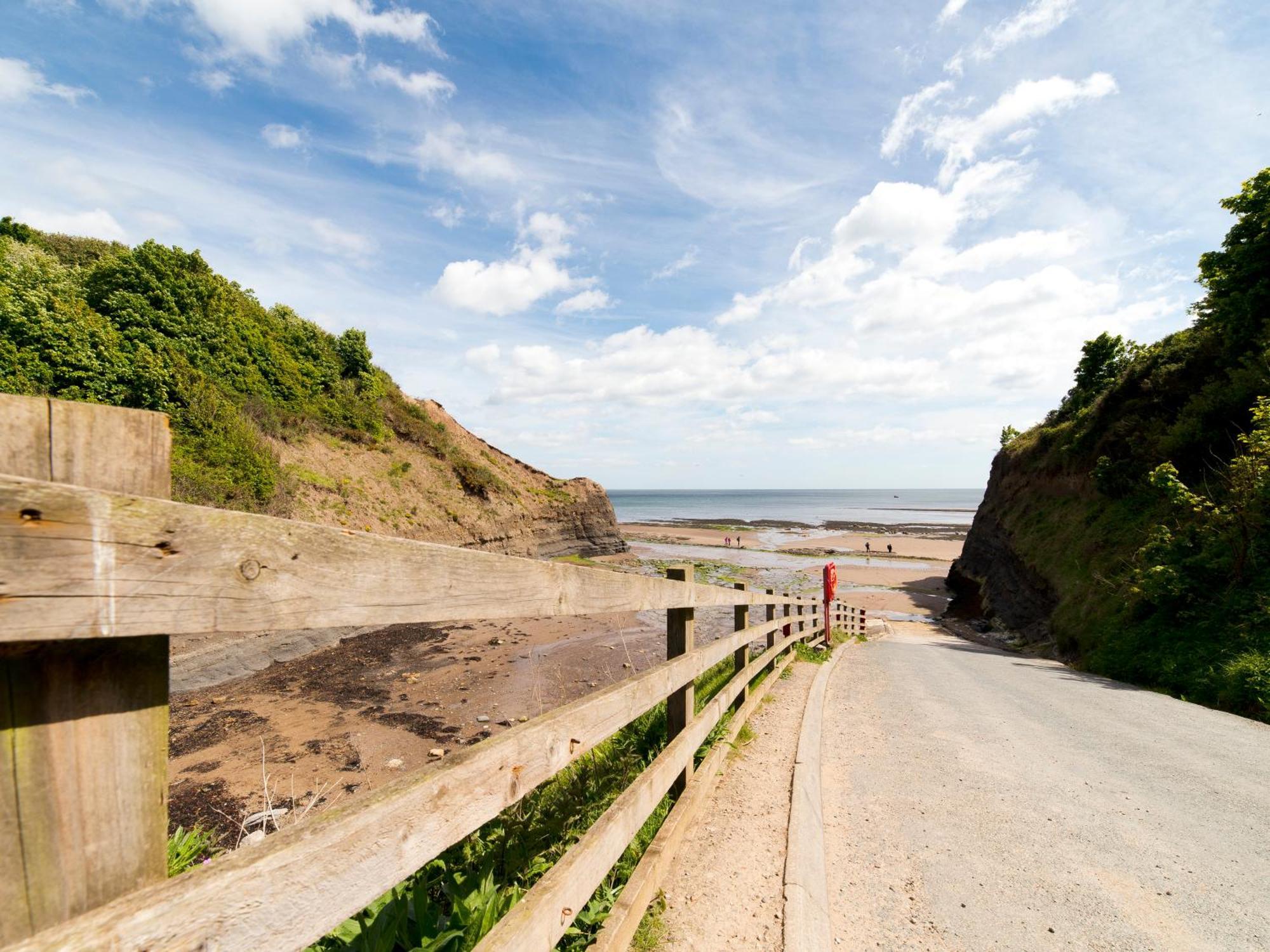 Yha Boggle Hole Hostel Fylingthorpe Екстериор снимка